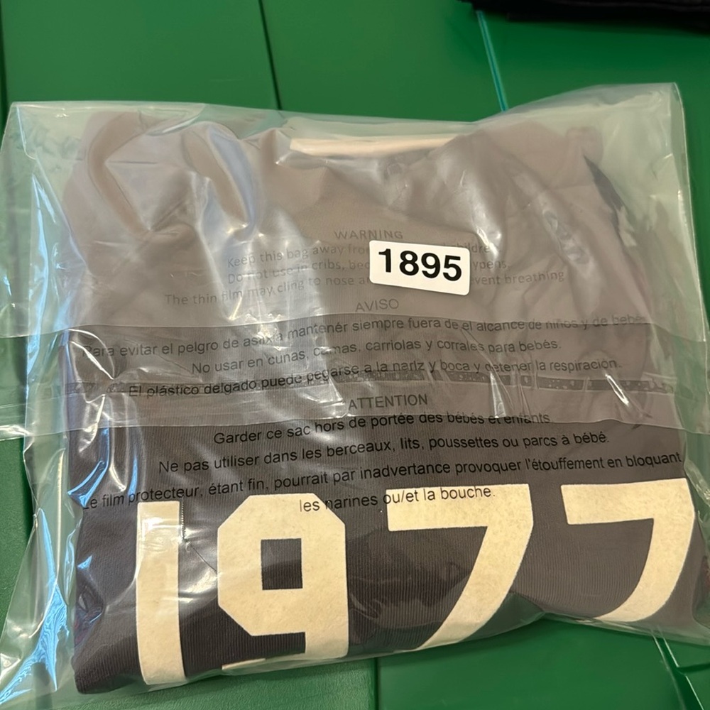 Essentials Fear of God Short Sleeve Sweatshirt - Picture 13 of 16